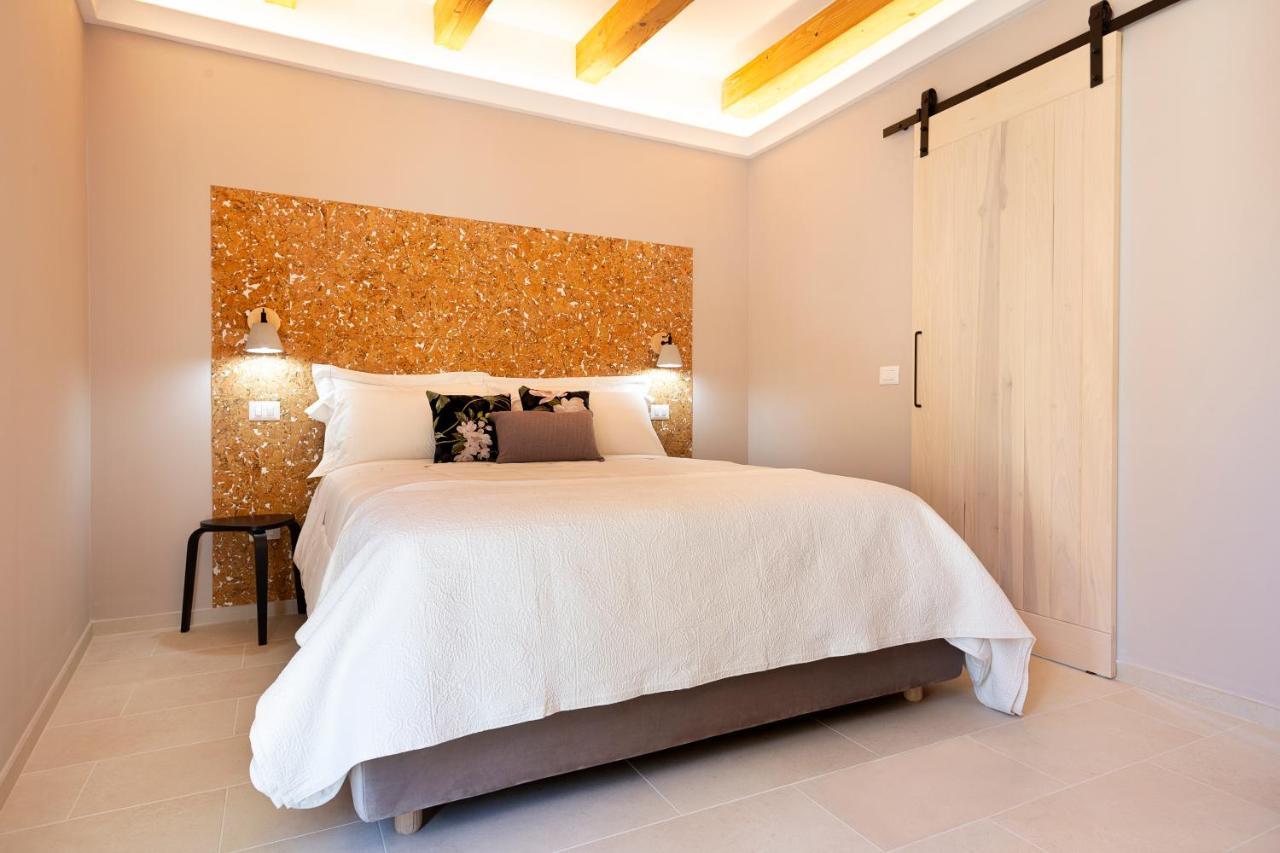 La Via Rooms And Terrace Olbia Bagian luar foto