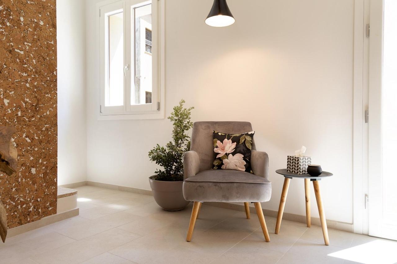 La Via Rooms And Terrace Olbia Bagian luar foto
