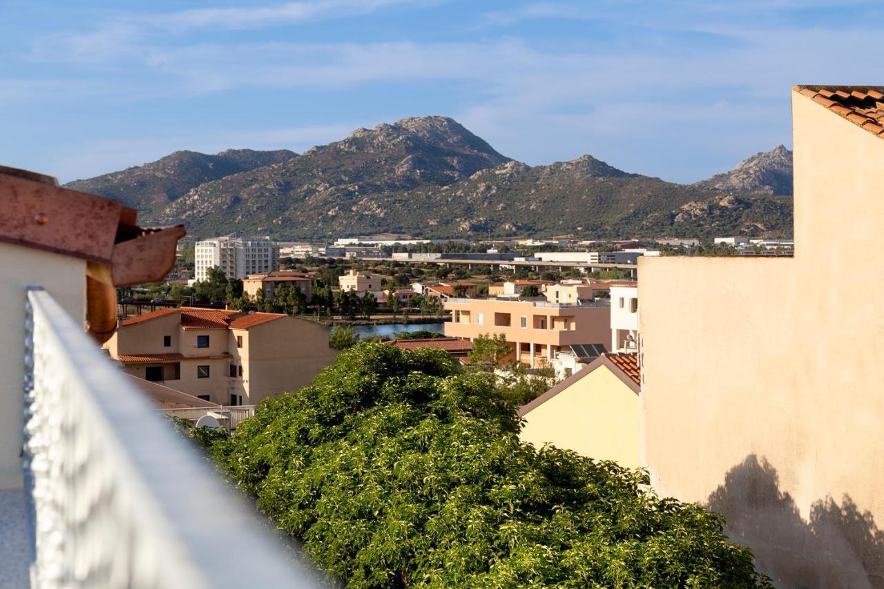 La Via Rooms And Terrace Olbia Bagian luar foto