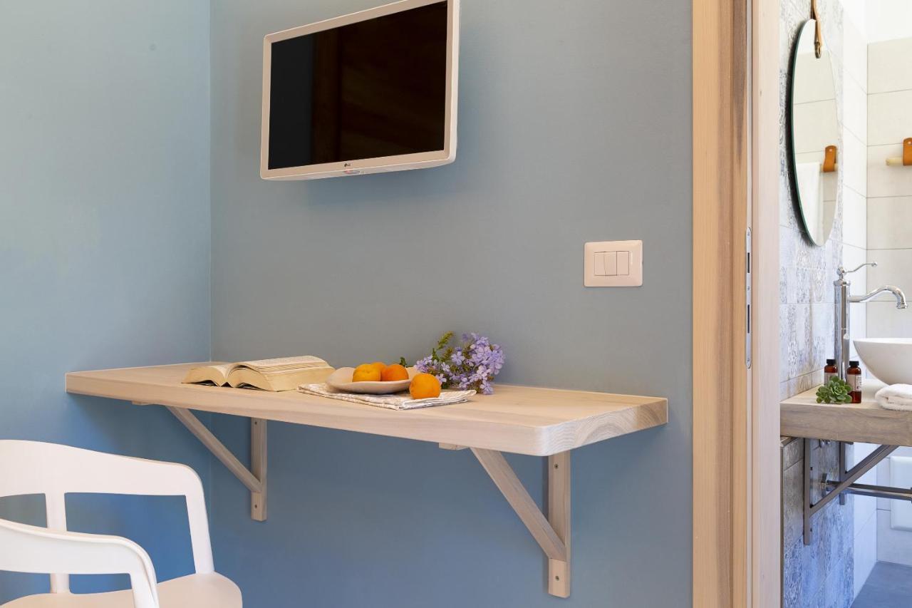 La Via Rooms And Terrace Olbia Bagian luar foto
