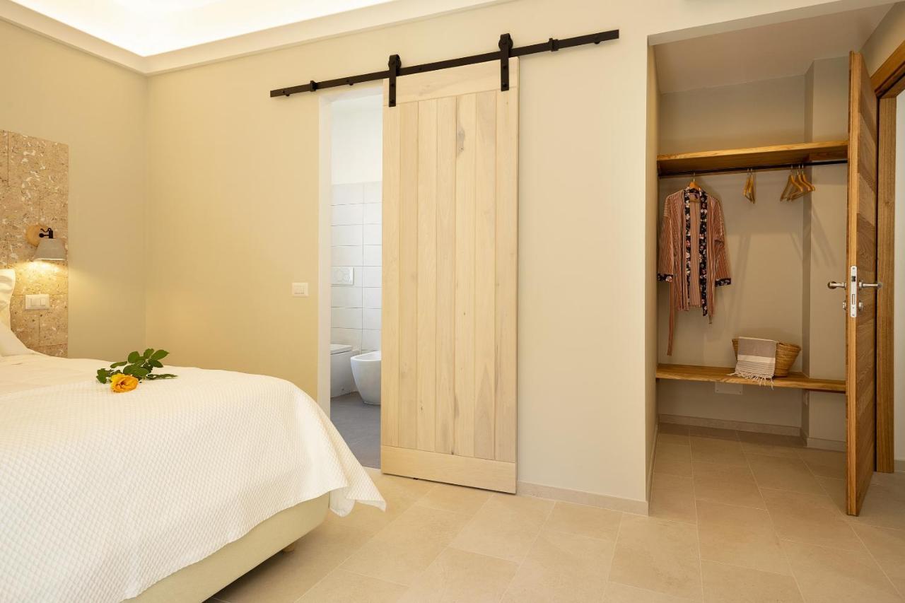 La Via Rooms And Terrace Olbia Bagian luar foto