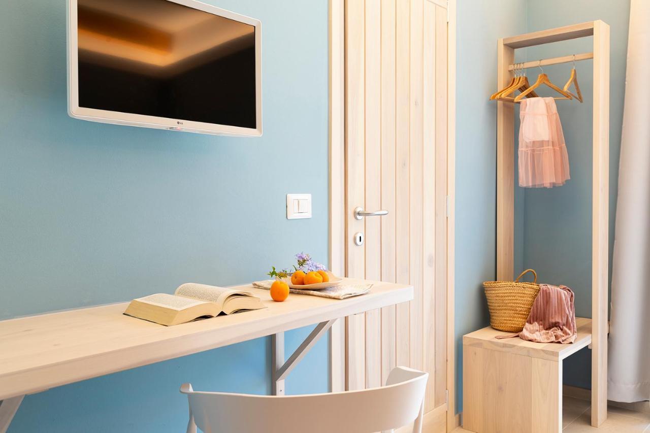 La Via Rooms And Terrace Olbia Bagian luar foto